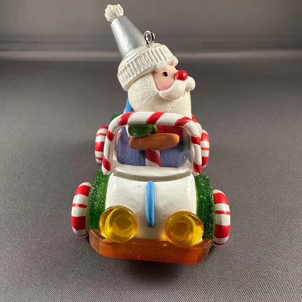 Hallmark Keepsake Santa's Sweet Ride 2007 Christmas Ornament‎ Candy Cane Car